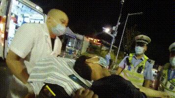 DƬ